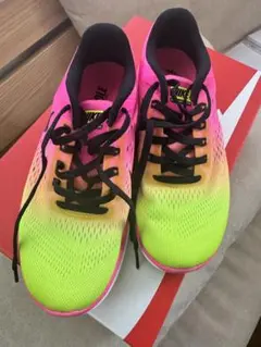 《中古》NIKEナイキ　ランニングシューズ　ピンク/ライム23センチ