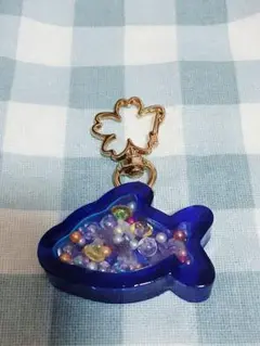 青いイルカ レジンチャーム
