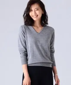 JOHN SMEDLEY Vネックニット