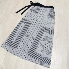 ミントデザインズ　タイルプリント ラップスカート