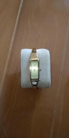 GUCCI バングルウォッチ