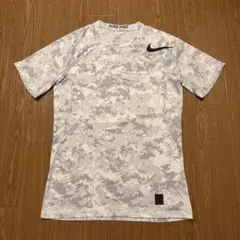 Nike Pro 迷彩柄 Tシャツ