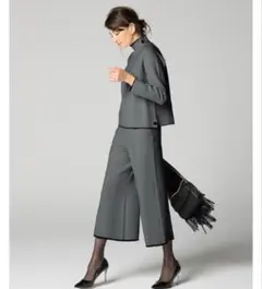 DoCLASSE グレー ニット セットアップ ボタン付ジャケット ワイドパンツ