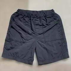 UNIQLO ブラック ナイロン素材　半ズボン 120cm