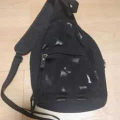 イーストボーイ　星柄　ブラック　ボディバッグ