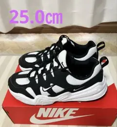 NIKE テックヘラ　黒　レディース