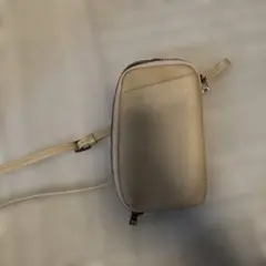 ベージュ レザー スマホショルダーバッグ　ラシエム