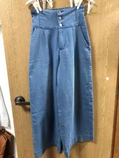 ワイドハイウエストライトブルーパンツ
