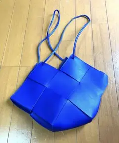 トートバッグブルーフェイクレザー巾着袋付きロイヤルブルー青色ショルダーバッグ