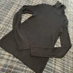 GU 黒のタートルネックサイズ表示S