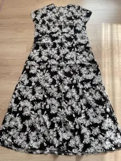 GU 花柄レーヨンワンピース　XL ブラック