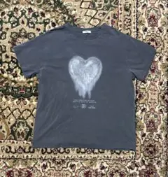 グレー ハートプリント Tシャツ