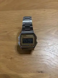 チープCASIO デジタル腕時計 シルバー