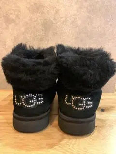 UGG CLASSIC BLING MINI クリスタルロゴ ムートンブーツ