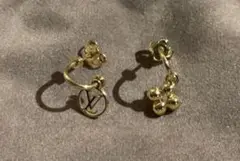 ルイヴィトン ロゴ ピアス