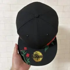 New Era 黒 バラ刺繍 キャップ サイズ8