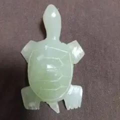 玉石の亀の飾りです、縁起物です!