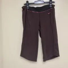 Nike ブラウン クロップドパンツ