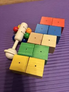 naef 木製ラトル　ジーナ　ベビーキューブ