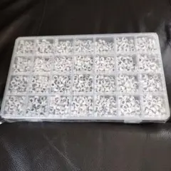 ハンドメイドパーツ　アルファベットビーズ　ケースセット　ブレスレットに