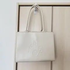 NICE CLAUP ロゴモチーフエンボストートバッグ