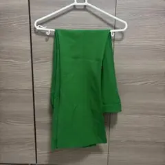 グリーン　パンツ