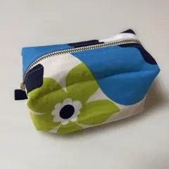 北欧風　花柄ポーチ ハンドメイド