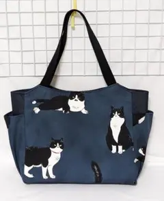 猫柄 ・ハチワレ猫・ダークブルー・サイドポケット付きトートバッグW①