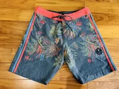 【美品】VISSLA ヴィスラ ボードショーツ 水着 サーフパンツ 28
