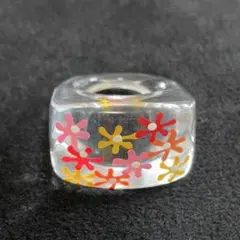 昭和レトロ　アクリルリング　小さな花模様