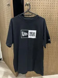 NEW ERA ブラック Tシャツ