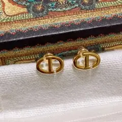 ワンポイント ミニピアス✩.*˚