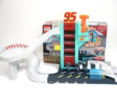 カーズトミカ レバーで連続発進! ダイナミックタワー