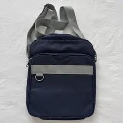 ネイビー ショルダーバッグ 中型