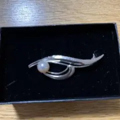 本真珠のブローチ