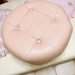 ピンク ボタン付きスツール