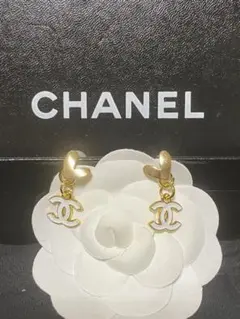 CHANEL ヴィンテージ チャームボタン ピアス