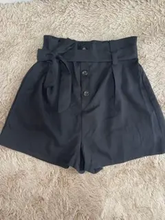 黒のショートパンツ、サイズXL