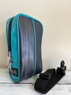 新品未使用●SEALショルダーバッグサコッシュボディバッグタバコポーチ防水