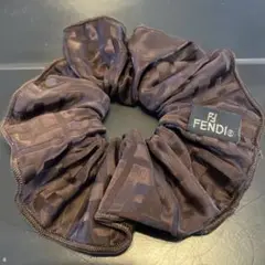 FENDI ブラウン シュシュ　超美品
