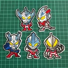 種類の異なるウルトラマン 刺繍ワッペン5個セット