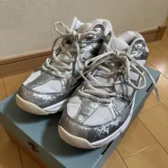 シルバー デサント　フィットネススニーカー