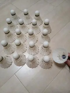 バドミントンシャトル