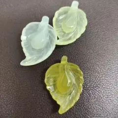 岫玉葉子ペンダント ランダムに一つ QT279