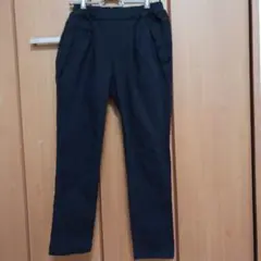 ウエストゴム　黒 タック入り スリムフィットパンツ　裏起毛あったかパンツ