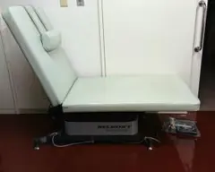 タカラベルモント 電動油圧式ベッド 施術台