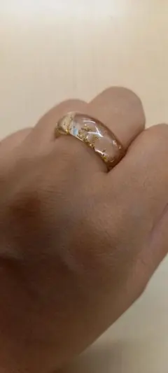透明 ゴールドラメの指輪