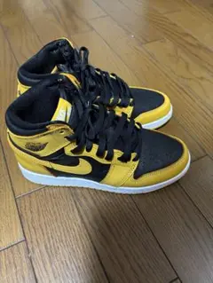 Air Jordan 1 Retro High OG pollen 23.5