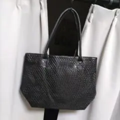 編み込みデザイン ブラックトートバッグ（クロコダイル）最終値下げ！