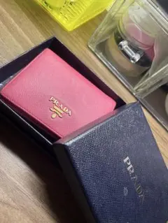 PRADA 二つ折り財布 ピンク
